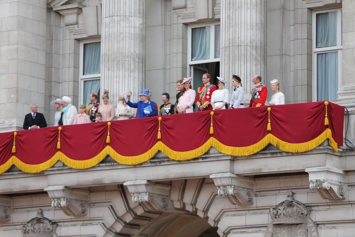 What is the United Kingdom Known For? (16 Things It's Famous For)