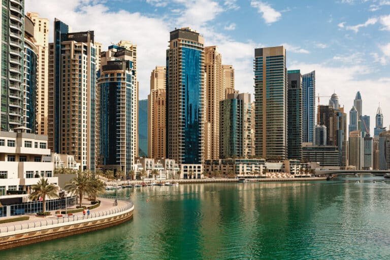 What is Dubai Known For? (27 Things It's Famous For)